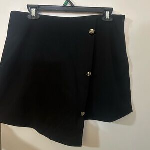 ❤️ 3 for $18 ❤️ NWOT Asymmetrical Shorts